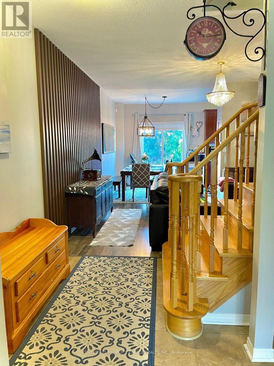 98 Niagara Trail, Halton Hills, Ontario  L7G 0A8 - Photo 4 - W13868498