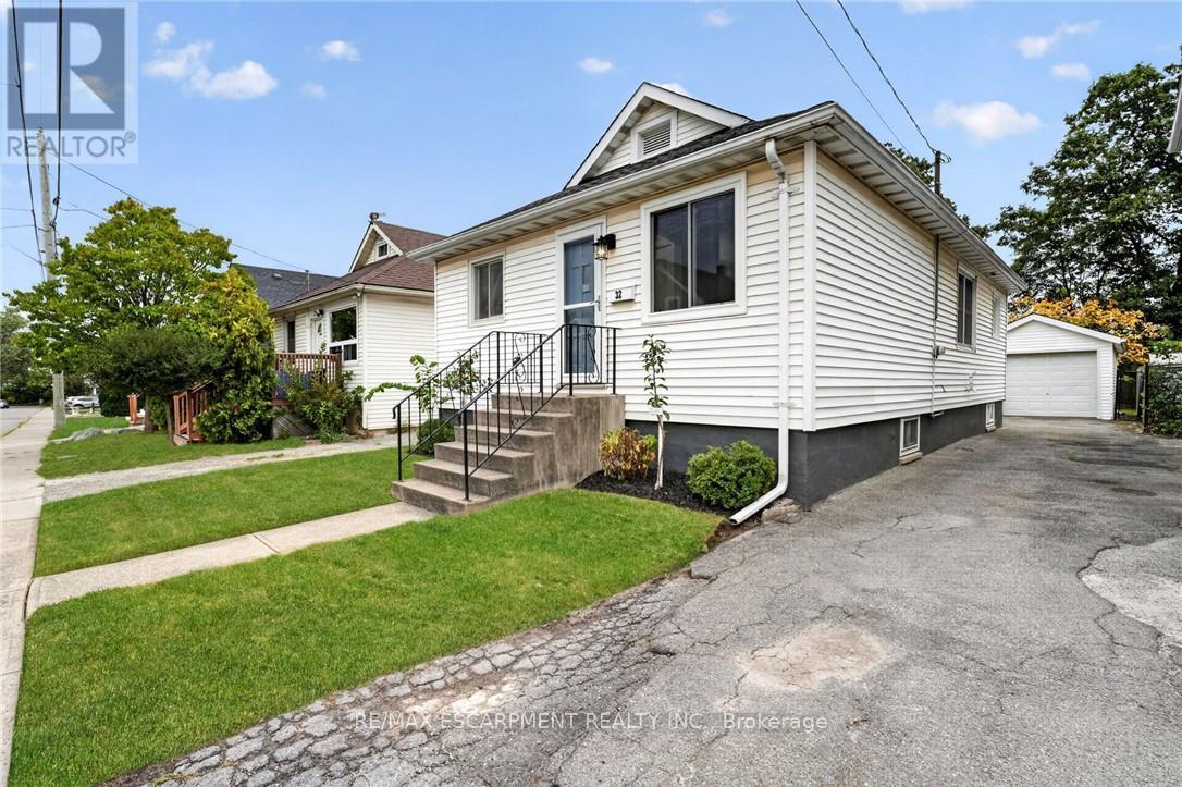 32 RICHMOND AVENUE, St. Catharines, Ontario