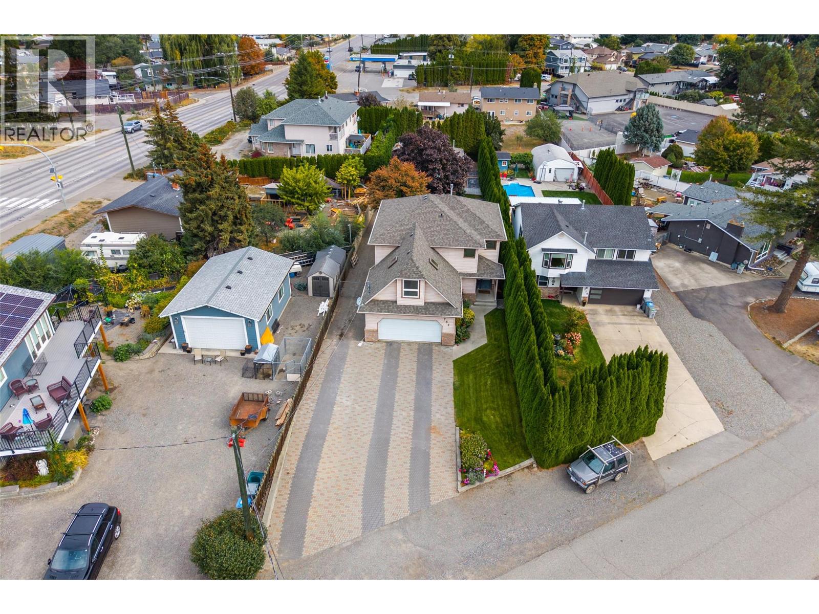 780 Huntington Drive
