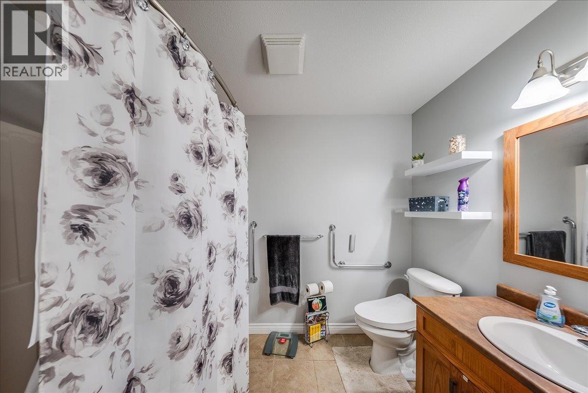 114 Mountain Side Drive, Fruitvale, British Columbia V0G 1L0 - Photo 15 - 10402592