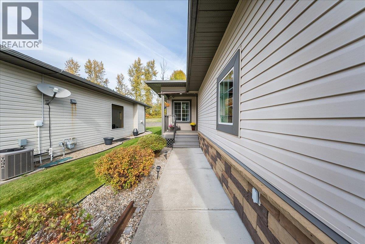 114 Mountain Side Drive, Fruitvale, British Columbia V0G 1L0 - Photo 37 - 10402592