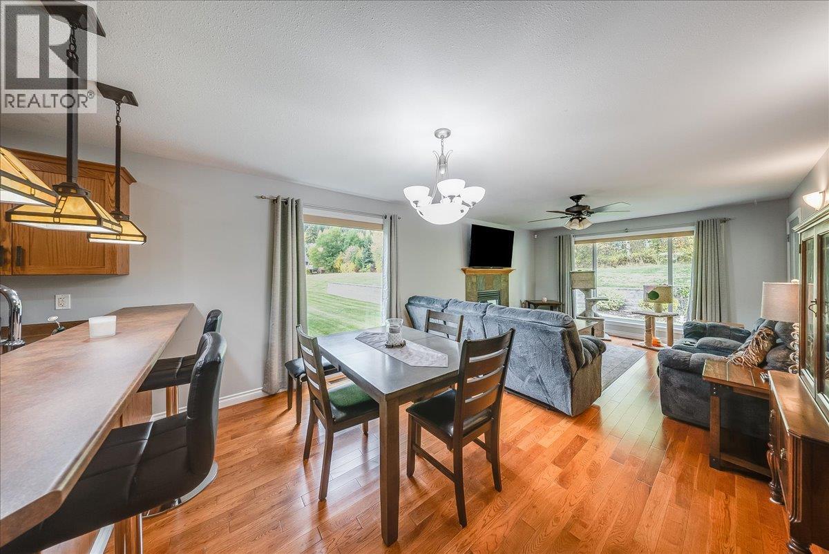 114 Mountain Side Drive, Fruitvale, British Columbia V0G 1L0 - Photo 6 - 10402592