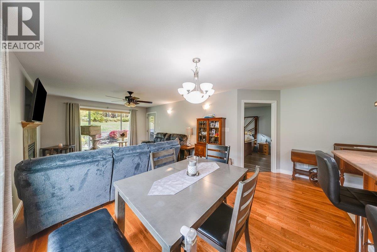 114 Mountain Side Drive, Fruitvale, British Columbia V0G 1L0 - Photo 7 - 10402592