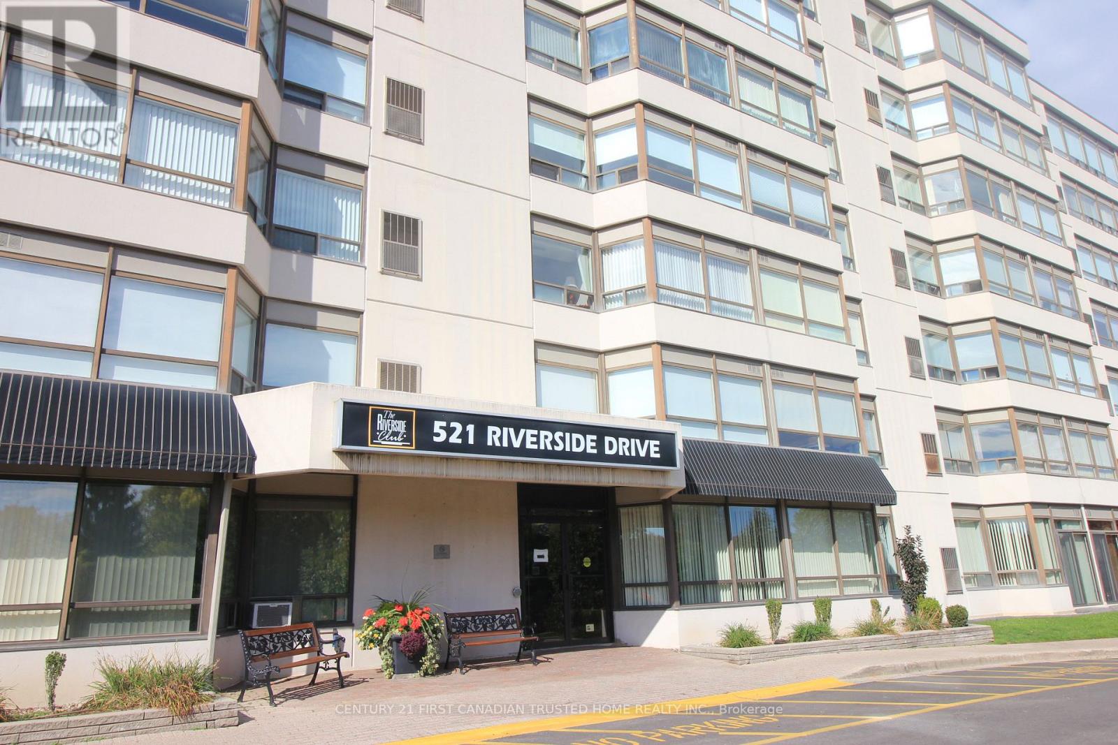 209 - 521 RIVERSIDE DRIVE