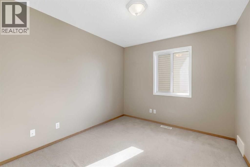 7 Royal Birch Green NW
