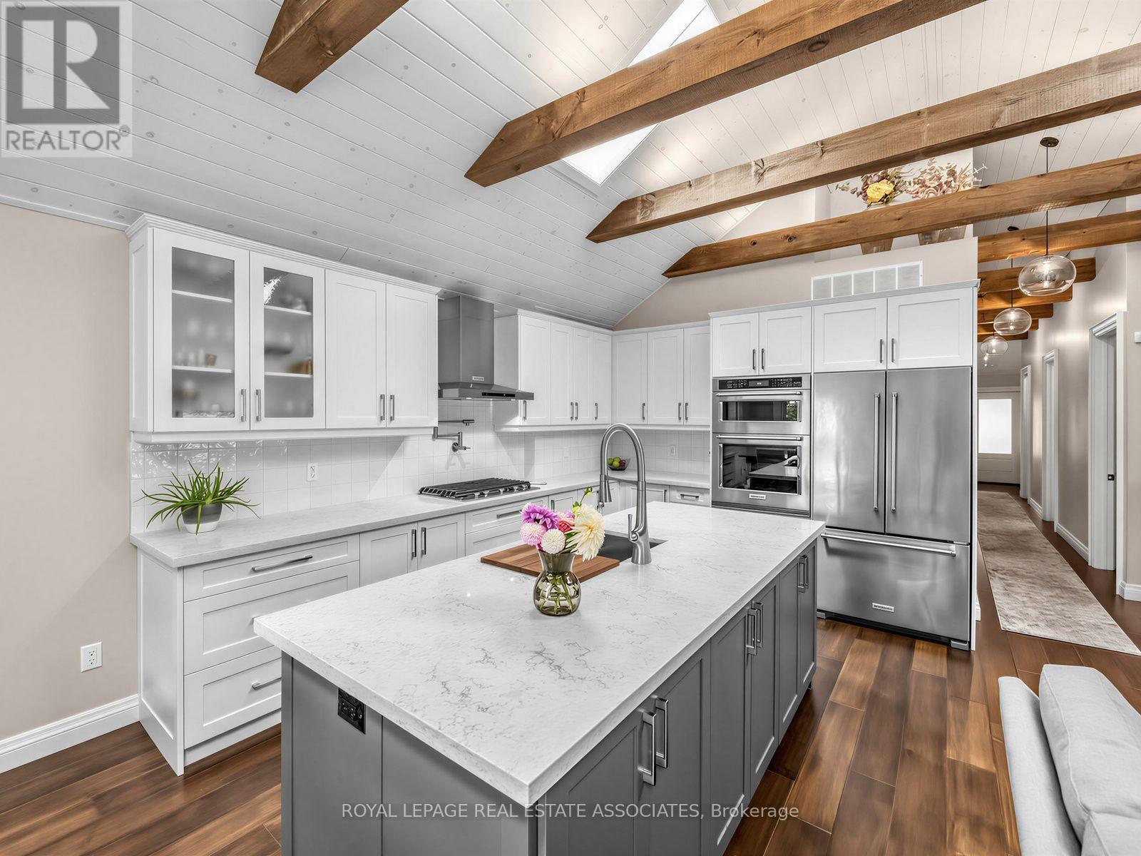 41 Ringley Avenue, Toronto, Ontario  M8Y 1P3 - Photo 2 - W13844434