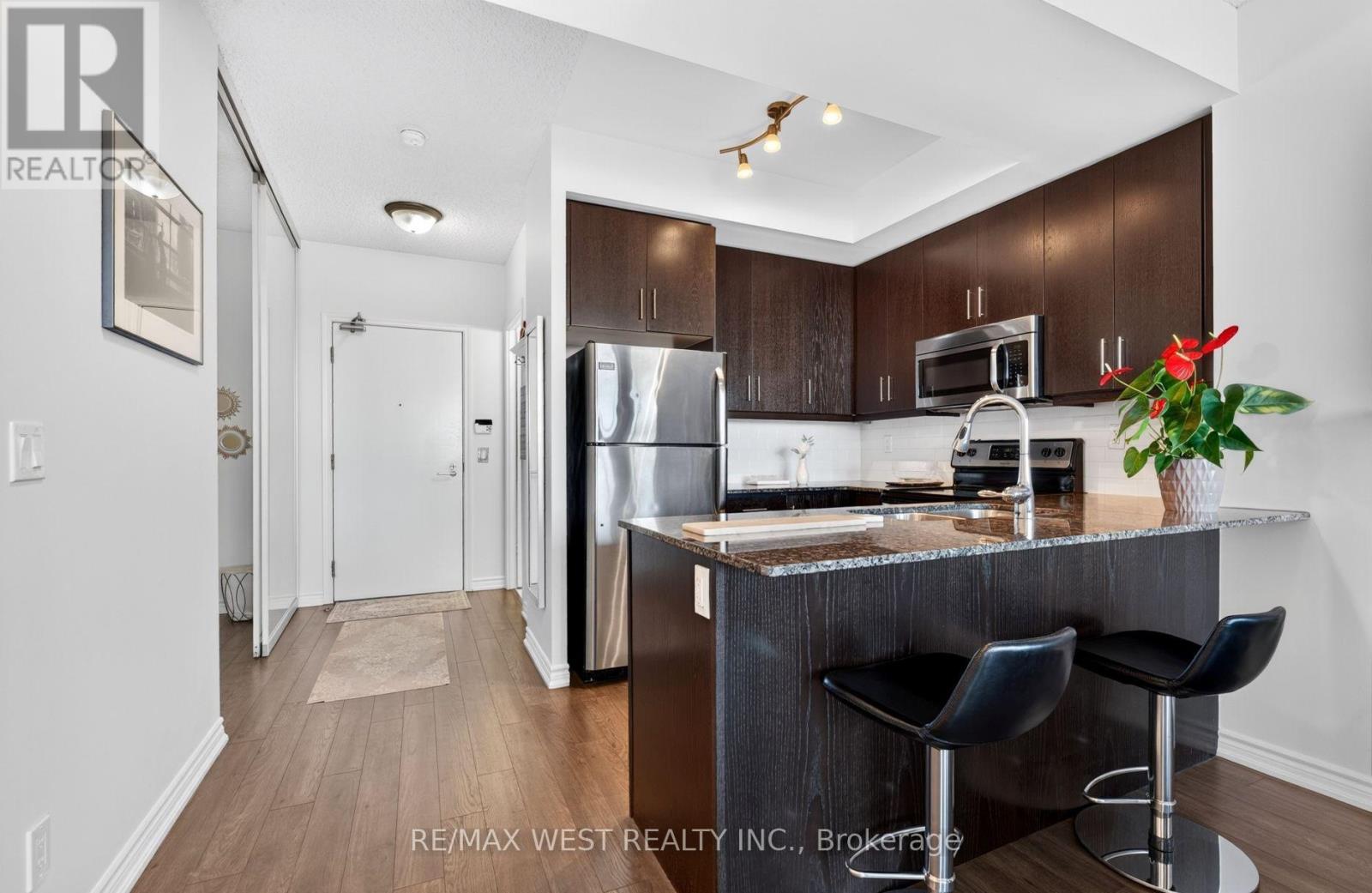 631 - 15 James Findlay Way, Toronto, Ontario  M3M 0B3 - Photo 2 - W13859950