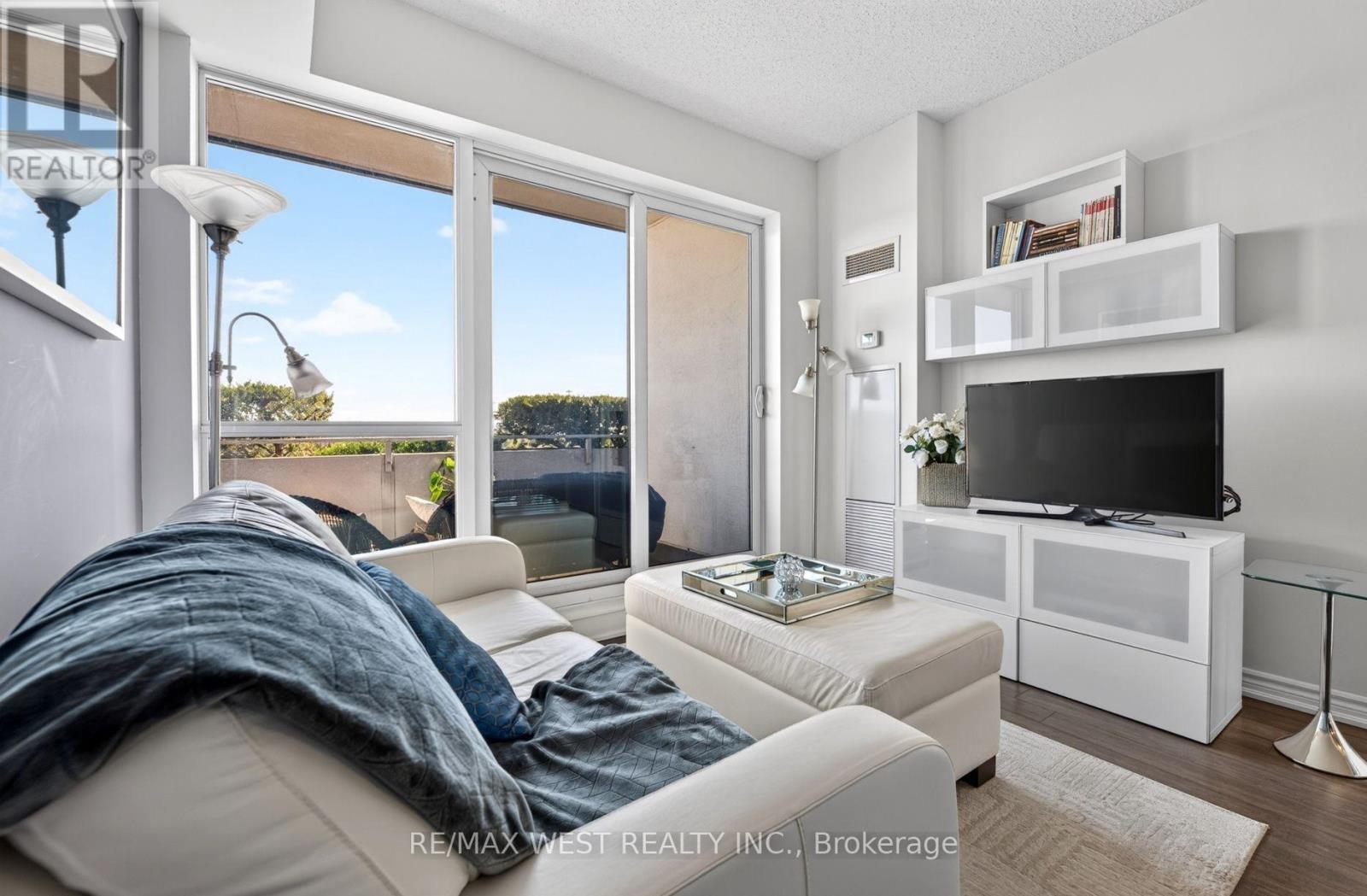 631 - 15 James Findlay Way, Toronto, Ontario  M3M 0B3 - Photo 9 - W13859950