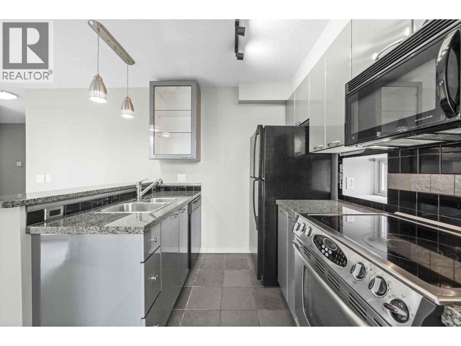 1805 1068 HORNBY STREET