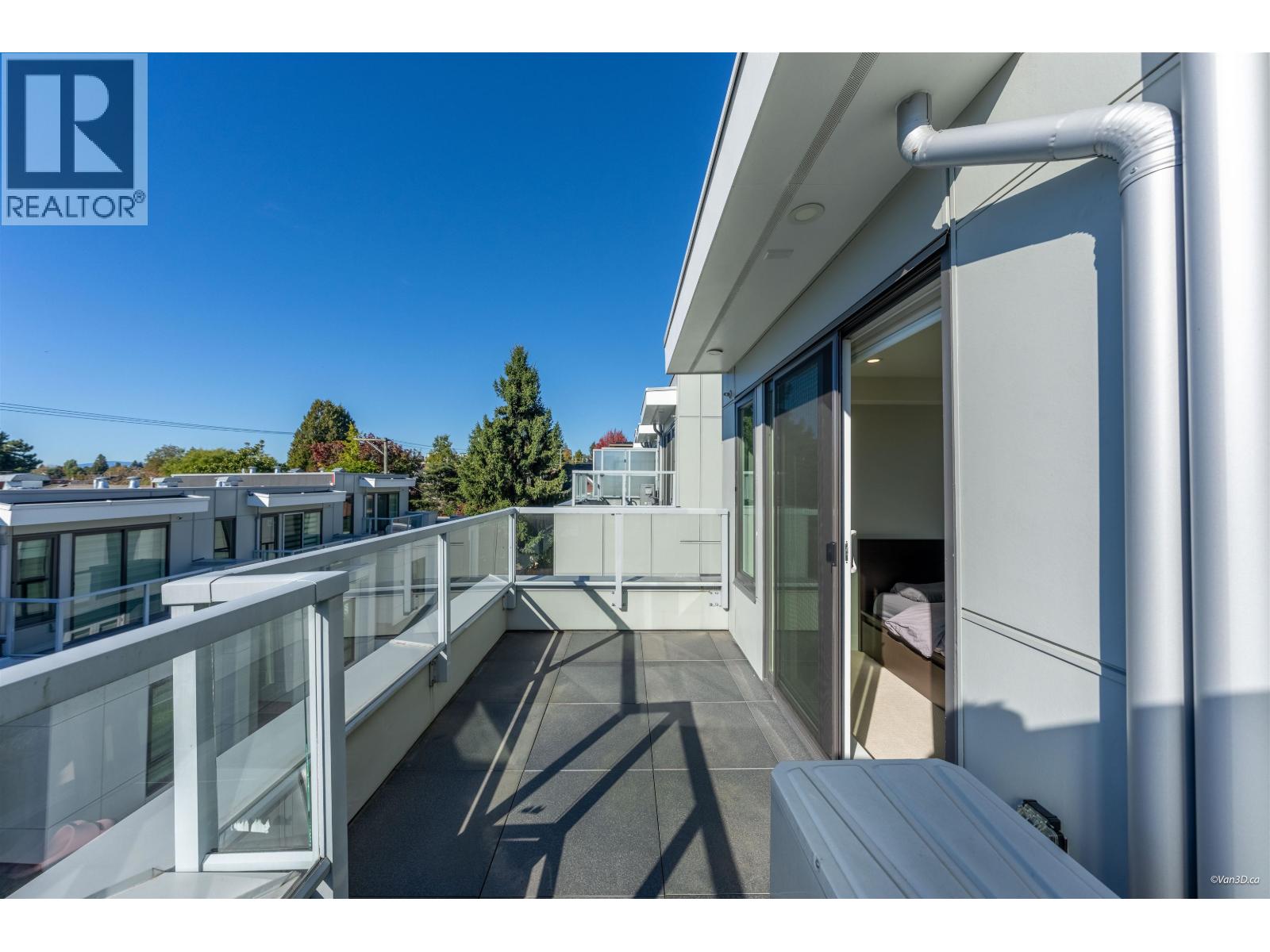 7669 GRANVILLE STREET