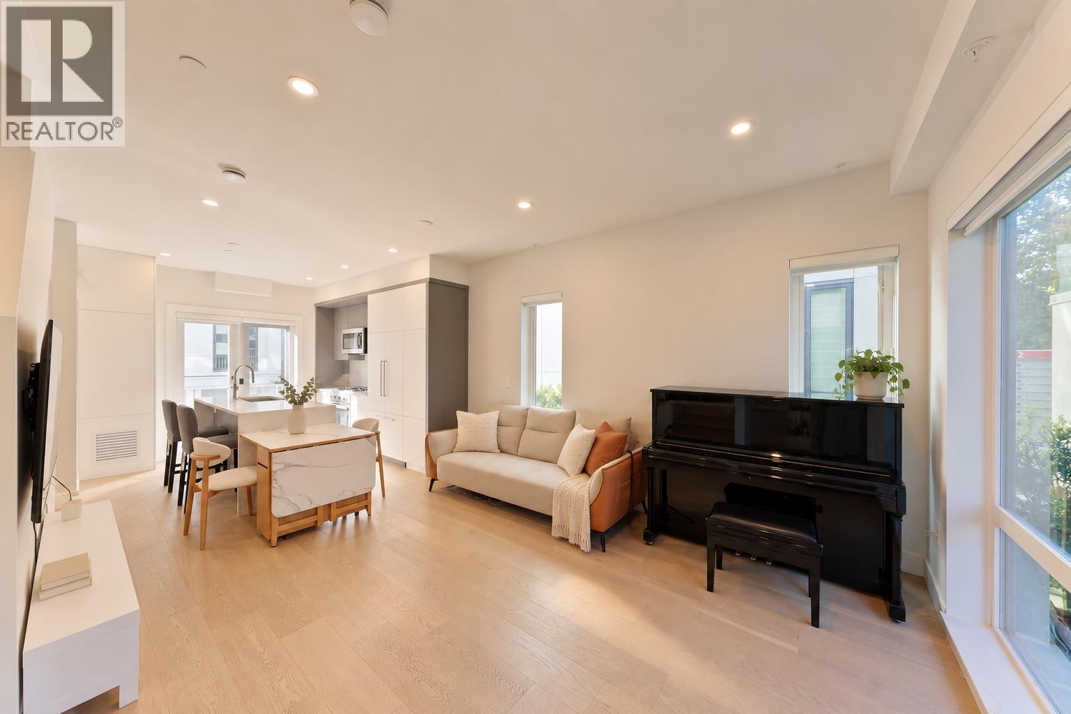 7669 GRANVILLE STREET