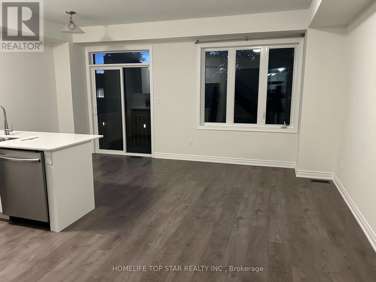 290 Okanagan Path, Oshawa, Ontario  L1H 0A7 - Photo 3 - E13868594
