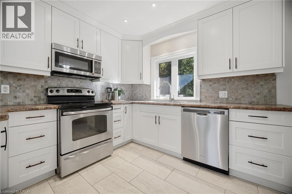 18 Delsey Street, Hamilton, Ontario  L9H 1S1 - Photo 17 - 40869483