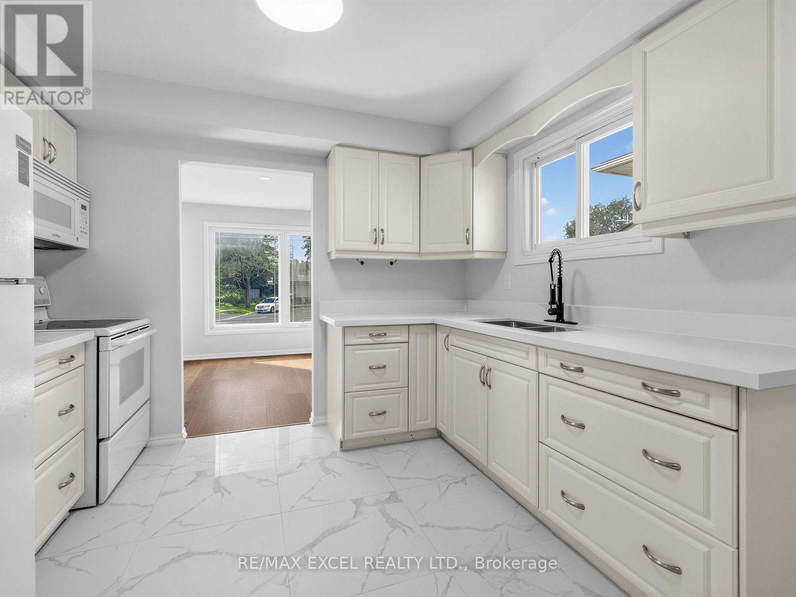 25 Grand Place, Barrie (Allandale Heights), Ontario  L4N 4Y3 - Photo 17 - S13868598