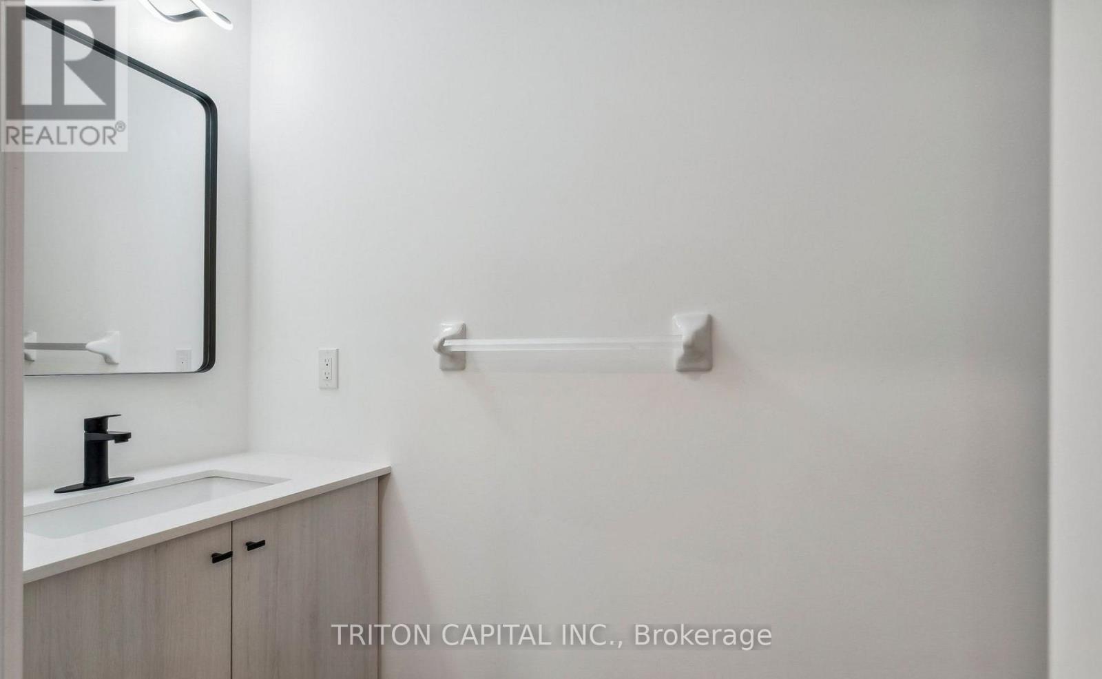 Upper - 75 Wheatfield Road, Barrie, Ontario L9J 0C2 - Photo 10 - S13868630