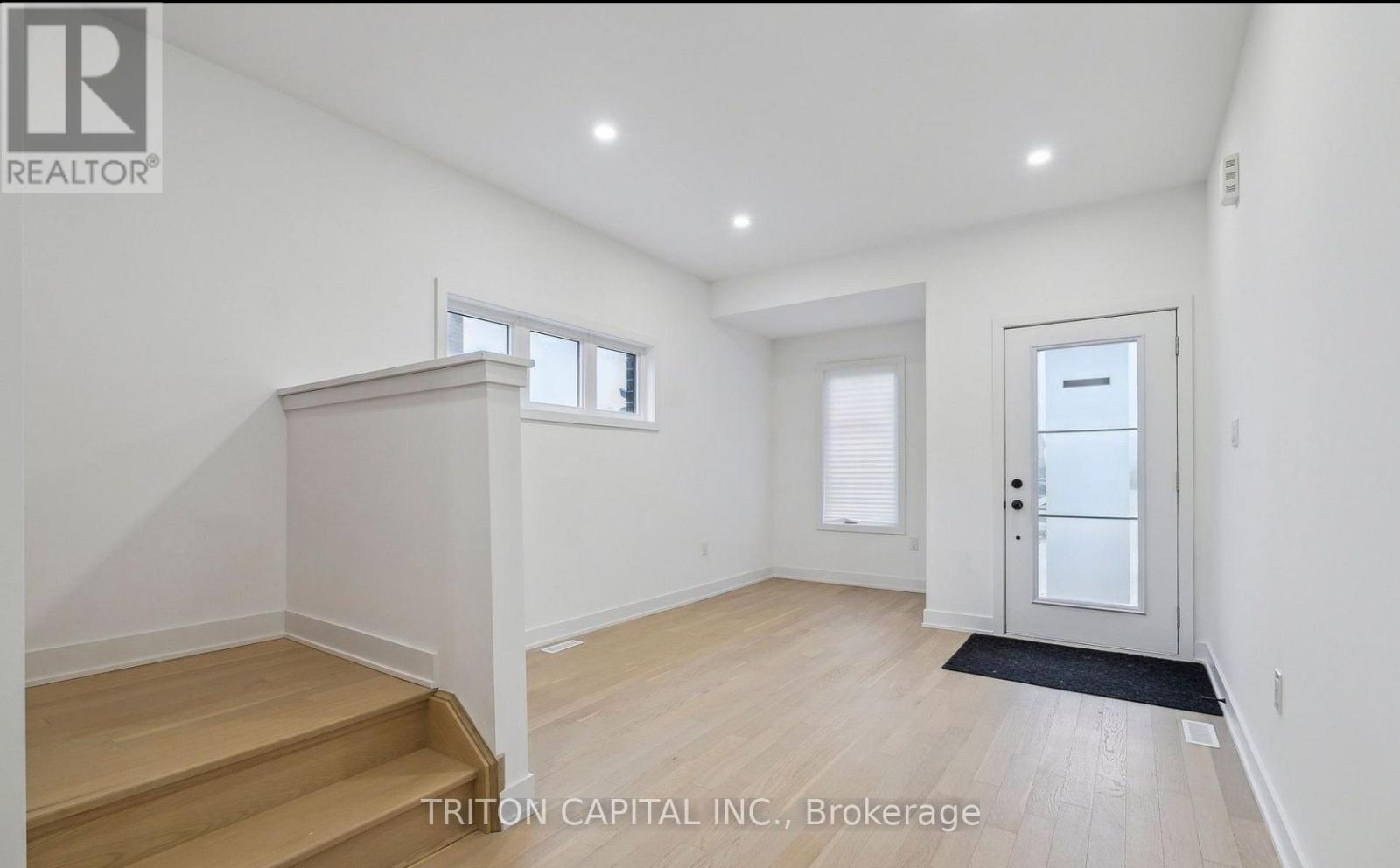 Upper - 75 Wheatfield Road, Barrie, Ontario L9J 0C2 - Photo 9 - S13868630