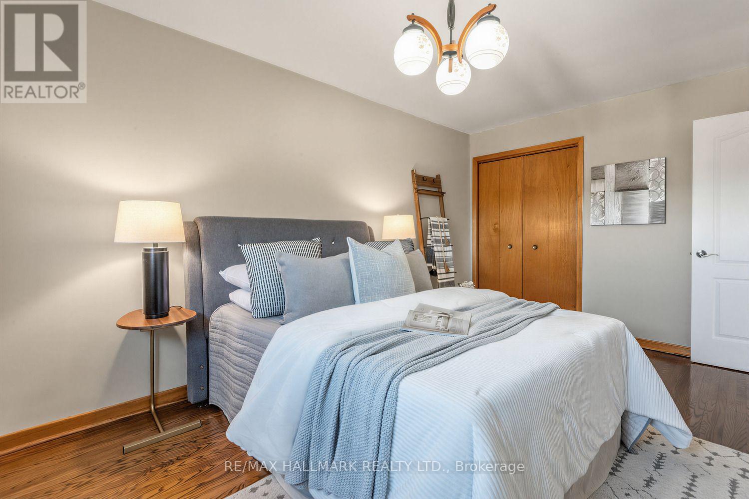 18 Sorlyn Avenue, Toronto, Ontario  M6L 1H8 - Photo 13 - W13868590