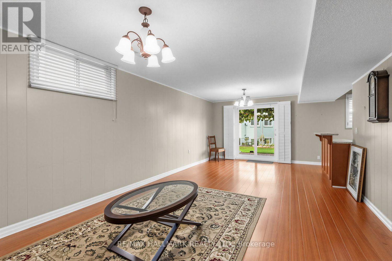 18 Sorlyn Avenue, Toronto, Ontario  M6L 1H8 - Photo 18 - W13868590