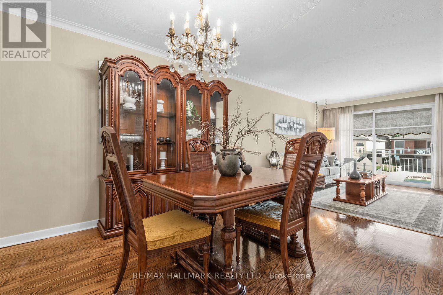 18 Sorlyn Avenue, Toronto, Ontario  M6L 1H8 - Photo 7 - W13868590