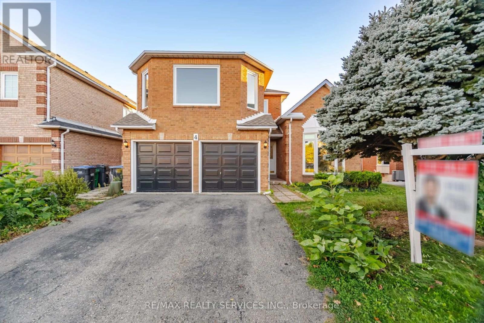 4 Leeward Drive, Brampton, Ontario  L6S 5V6 - Photo 4 - W13868602