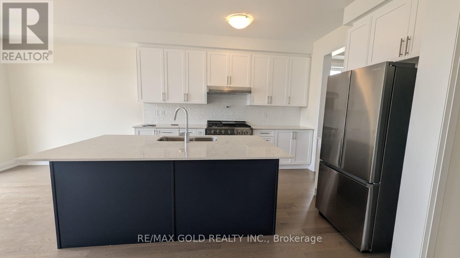 9 Sugar Pearl Road, Brampton, Ontario  L6Z 0K5 - Photo 2 - W13868614