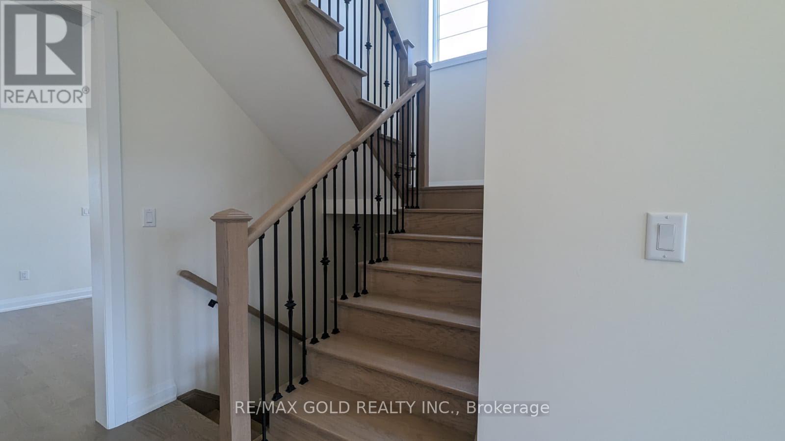 9 Sugar Pearl Road, Brampton, Ontario  L6Z 0K5 - Photo 5 - W13868614