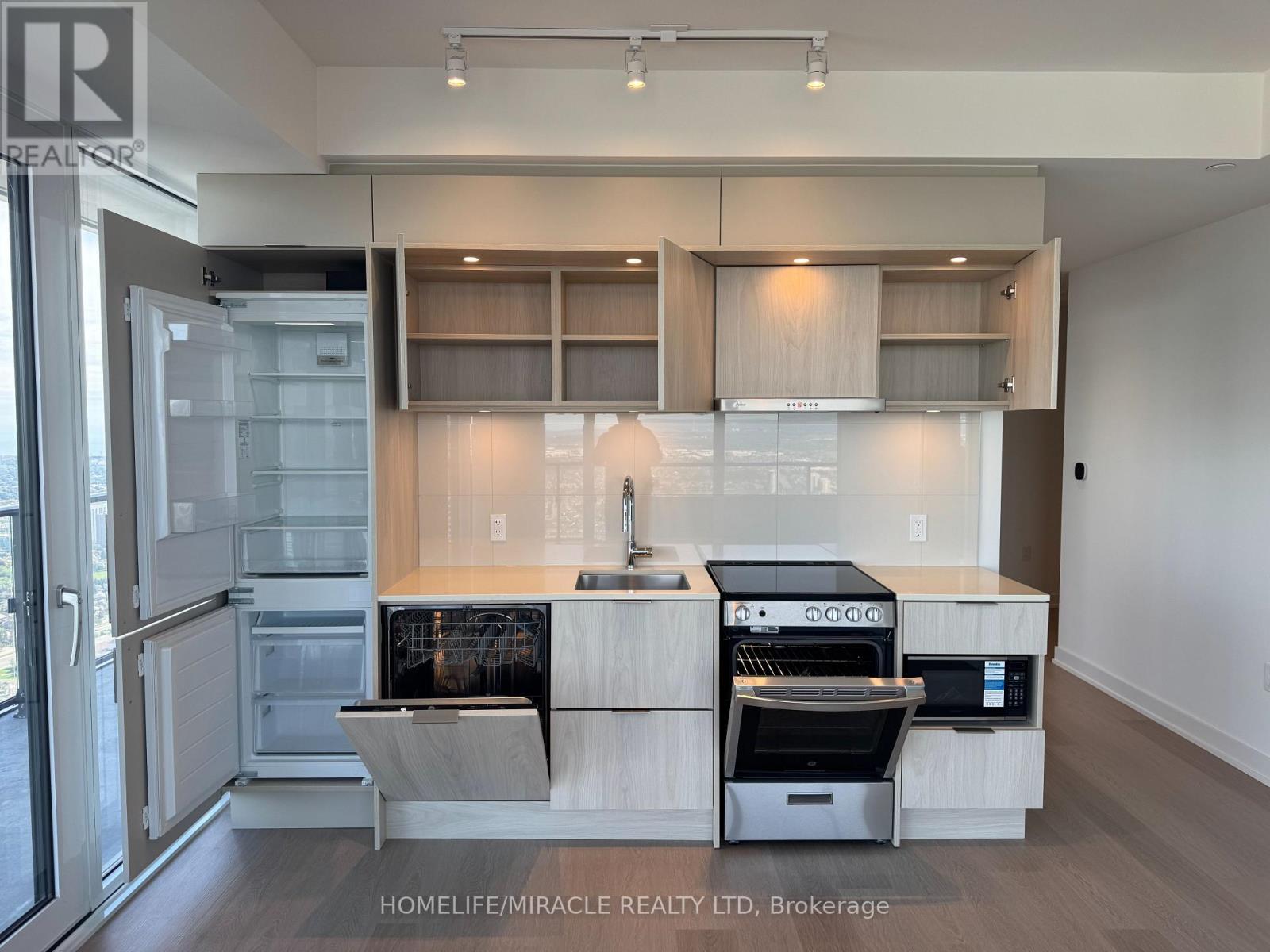 5805 - 448 Burnhamthorpe Road, Mississauga, Ontario  L5B 0R4 - Photo 10 - W13868616