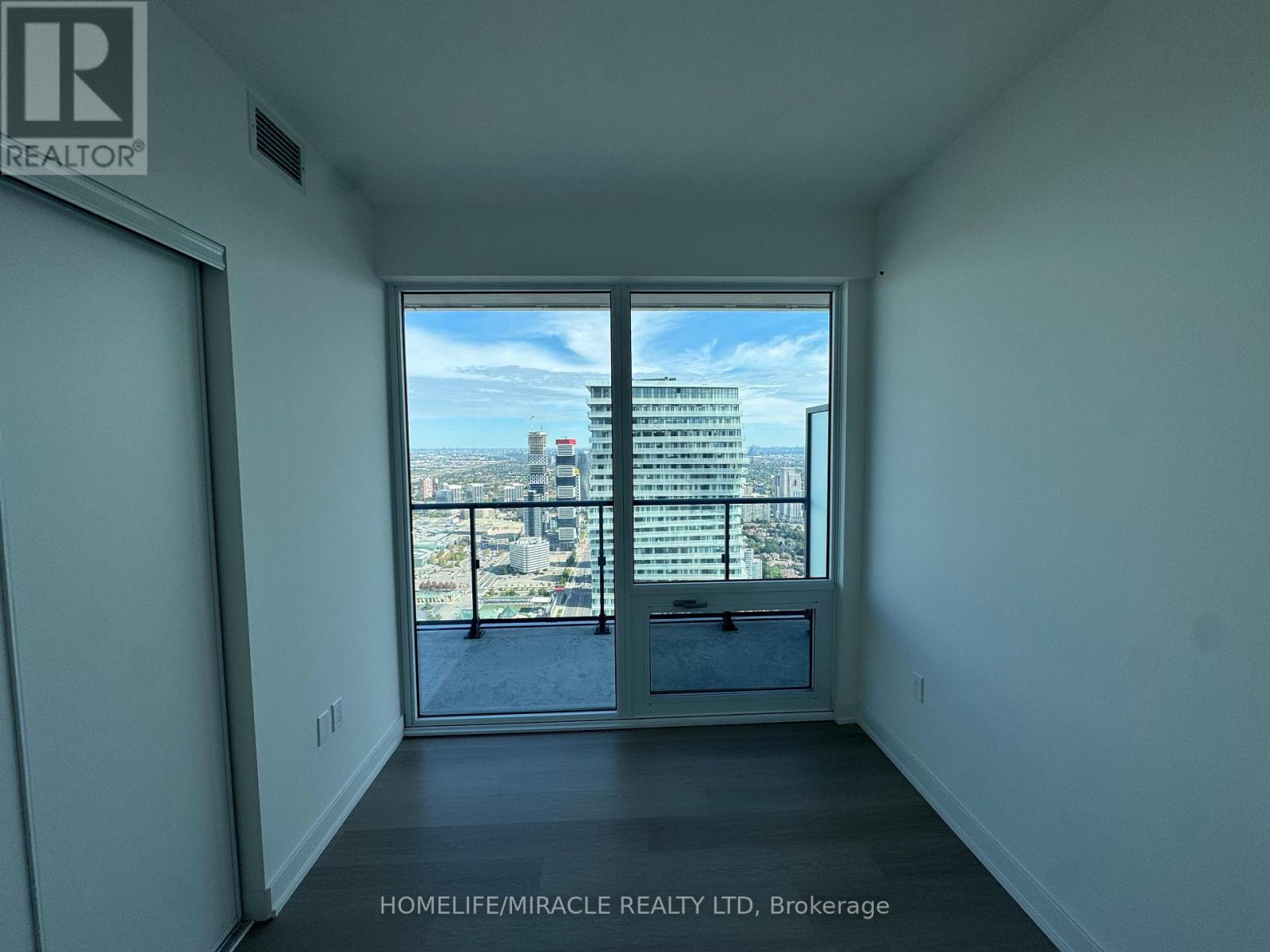 5805 - 448 Burnhamthorpe Road, Mississauga, Ontario  L5B 0R4 - Photo 15 - W13868616