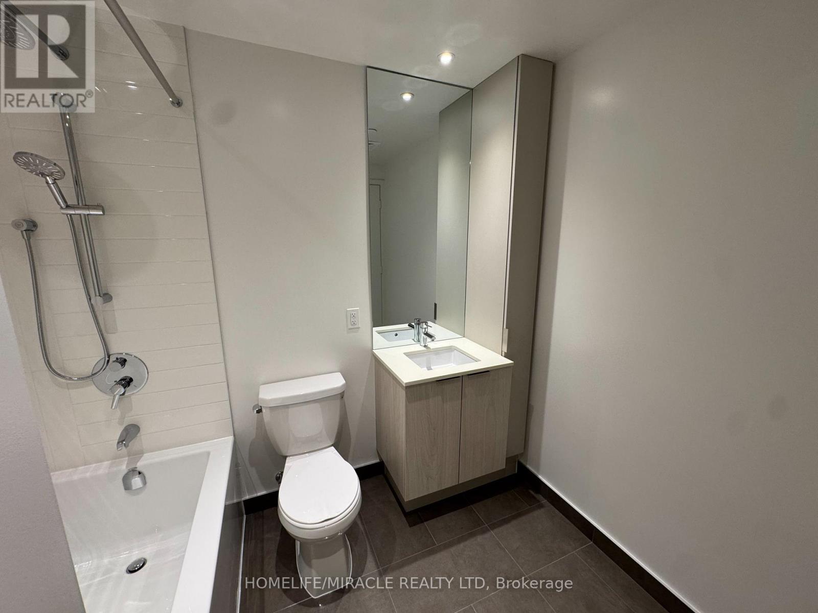 5805 - 448 Burnhamthorpe Road, Mississauga, Ontario  L5B 0R4 - Photo 17 - W13868616