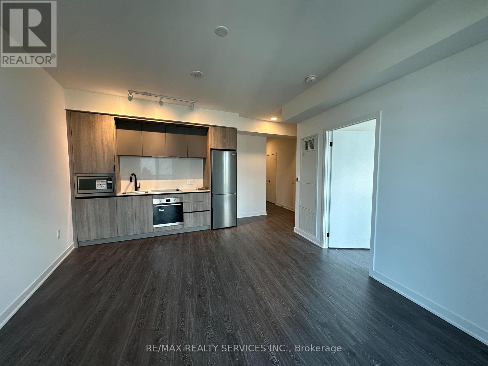1913 - 2495 EGLINTON AVENUE W