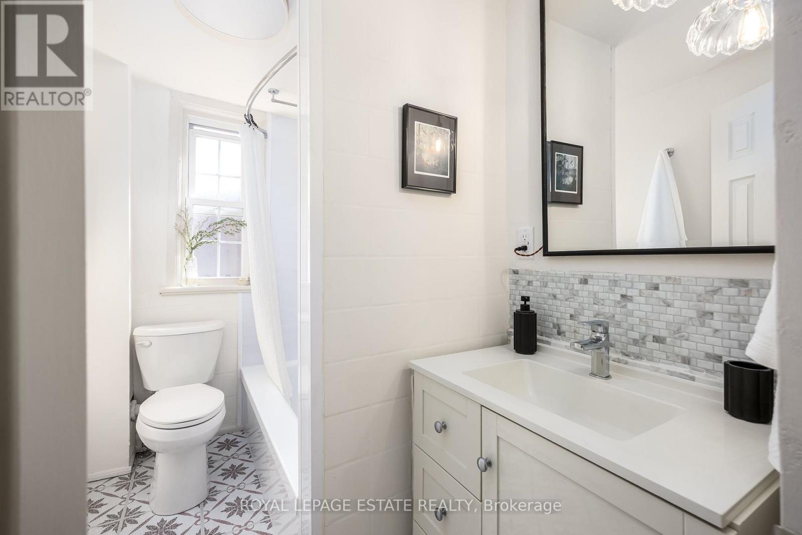 74 Edwin Avenue, Toronto, Ontario  M6P 3Z6 - Photo 22 - W13868654