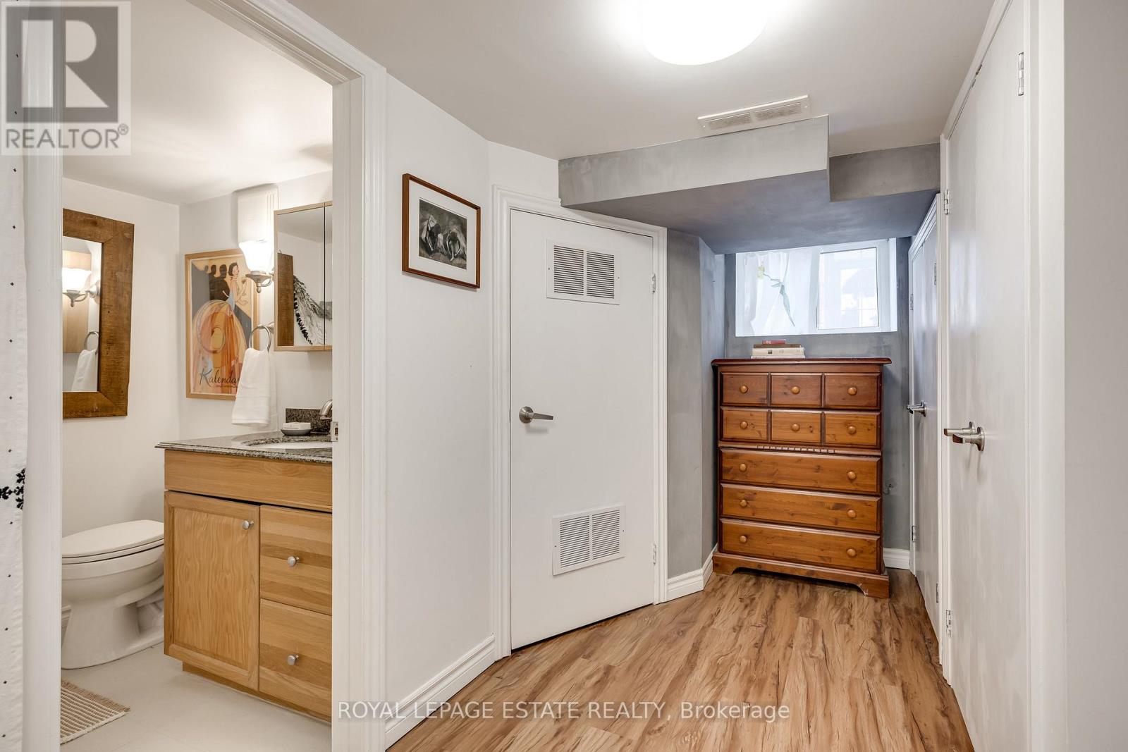74 Edwin Avenue, Toronto, Ontario  M6P 3Z6 - Photo 32 - W13868654