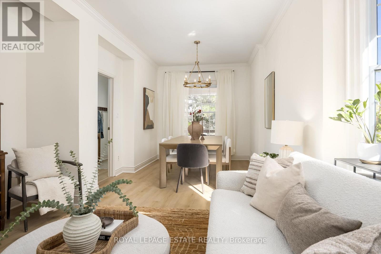 74 Edwin Avenue, Toronto, Ontario  M6P 3Z6 - Photo 8 - W13868654