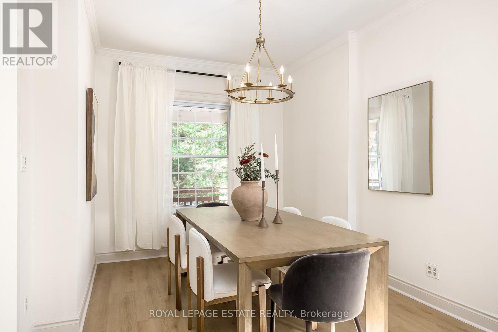 74 Edwin Avenue, Toronto, Ontario  M6P 3Z6 - Photo 9 - W13868654