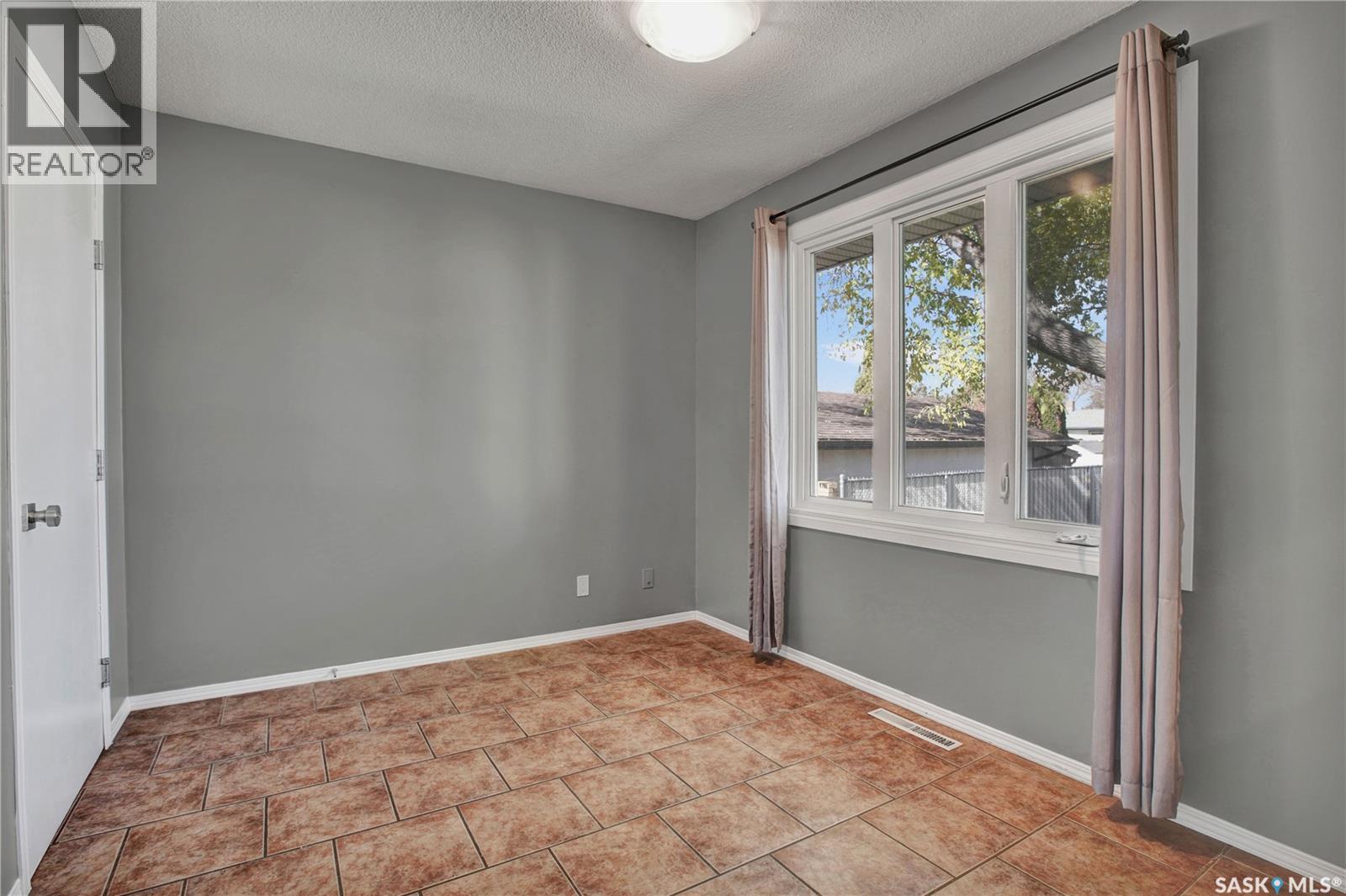 63 Jordan Place, Saskatoon, Saskatchewan  S7L 4J2 - Photo 7 - SK050515