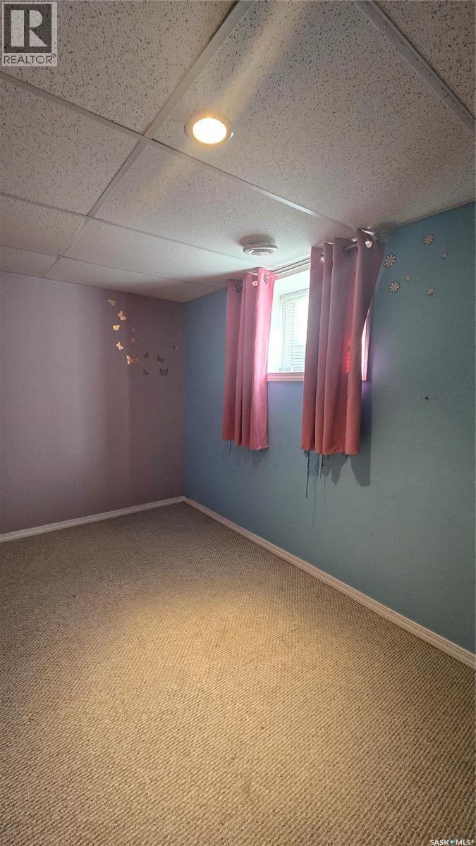628 Walsh Avenue, Oxbow, Saskatchewan  S0C 2B0 - Photo 18 - SK050457
