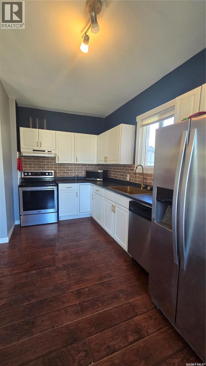 628 Walsh Avenue, Oxbow, Saskatchewan  S0C 2B0 - Photo 7 - SK050457
