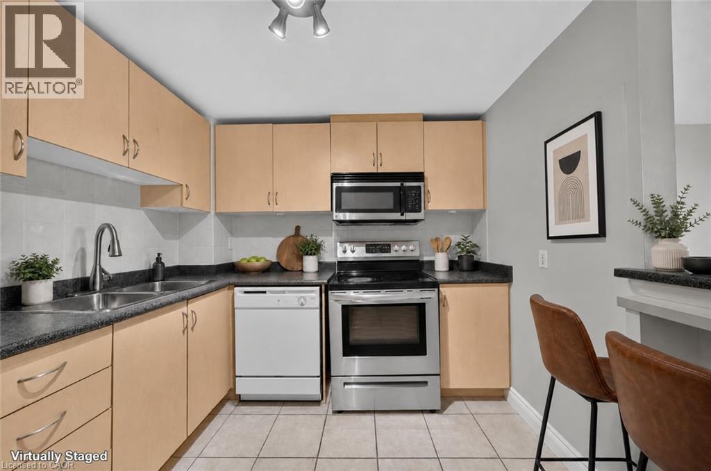 6720 Glen Erin Drive Unit# 404, Mississauga, Ontario  L5N 3K8 - Photo 4 - 40862457
