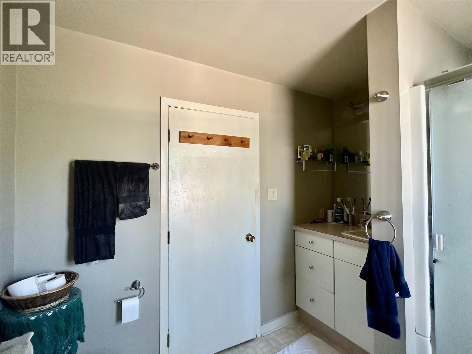 5952 Okanagan Street, Oliver, British Columbia  V0H 1T0 - Photo 11 - 10400078