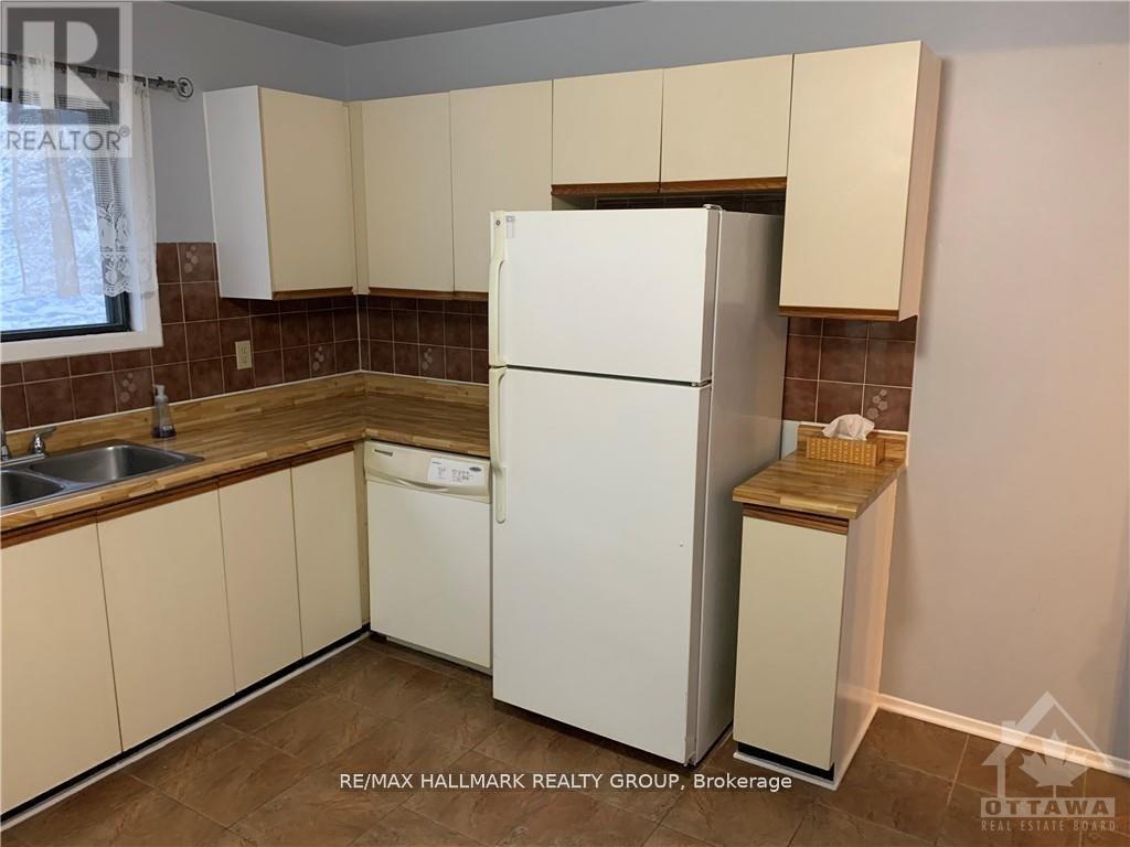 23 Black Forest Lane, Ottawa, Ontario  K2H 9E6 - Photo 8 - X13868798