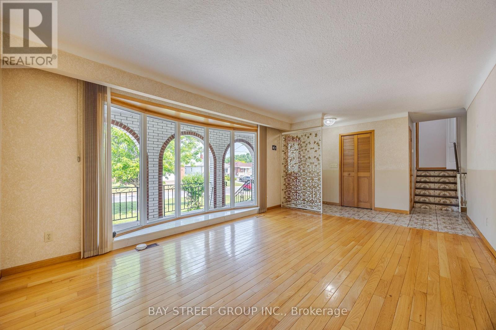 Upper - 29 West Street N, Thorold, Ontario  L2V 2S1 - Photo 4 - X13868824