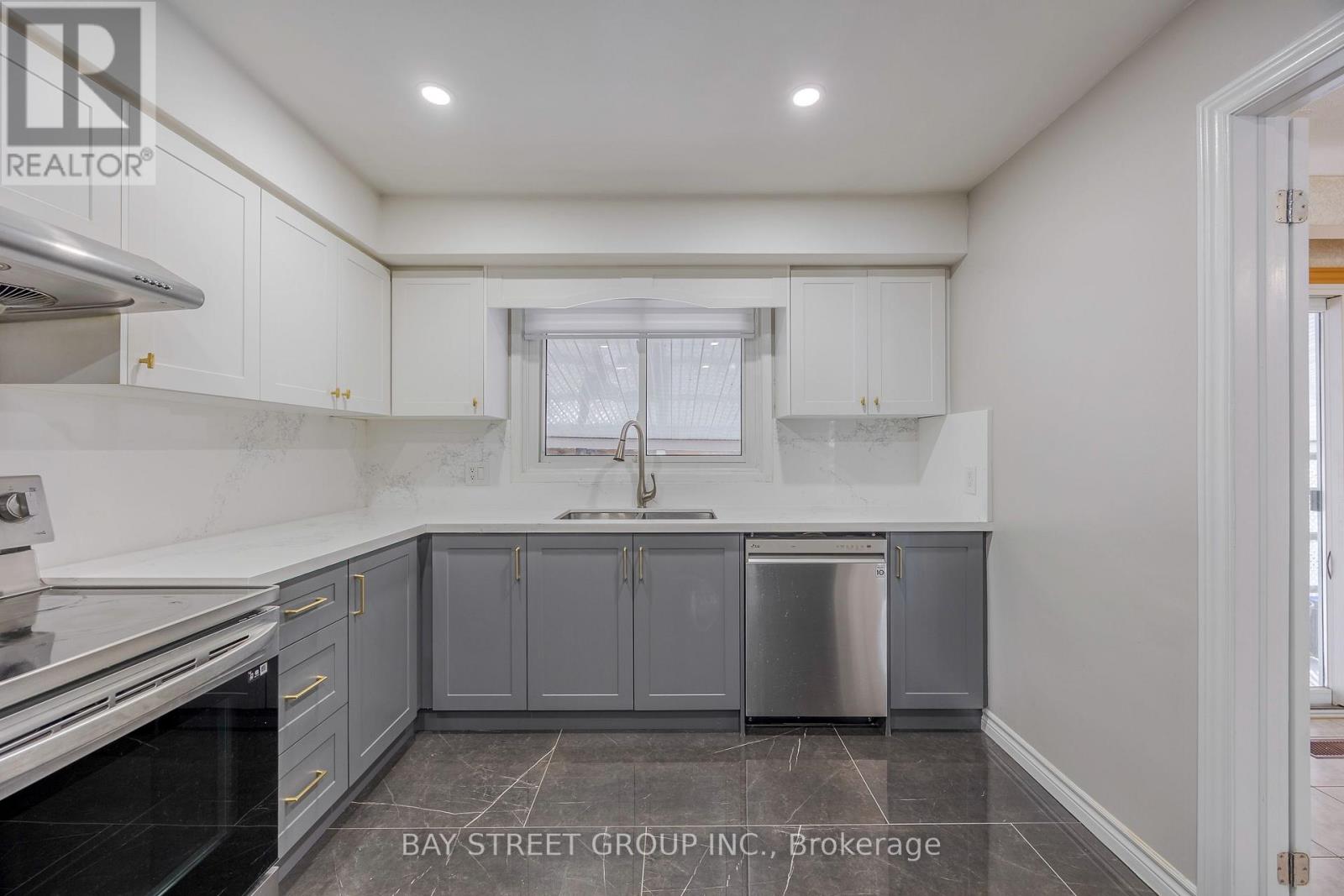 Upper - 29 West Street N, Thorold, Ontario  L2V 2S1 - Photo 7 - X13868824