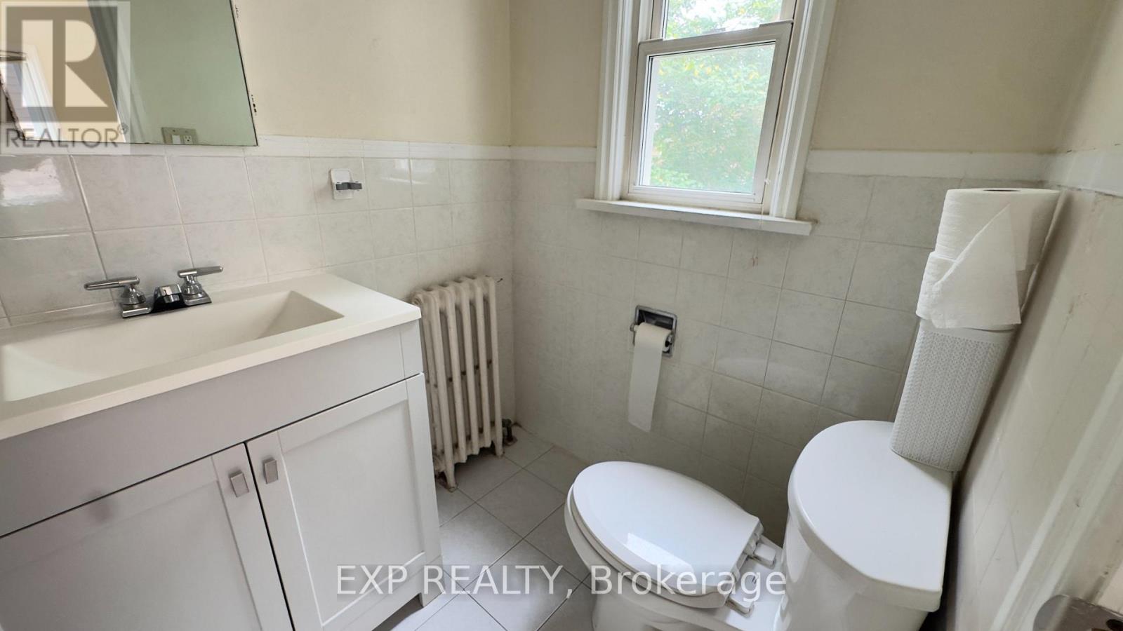 B 2nd Floor - 2 South Drive S, St. Catharines, Ontario  L2R 4T8 - Photo 8 - X13868918