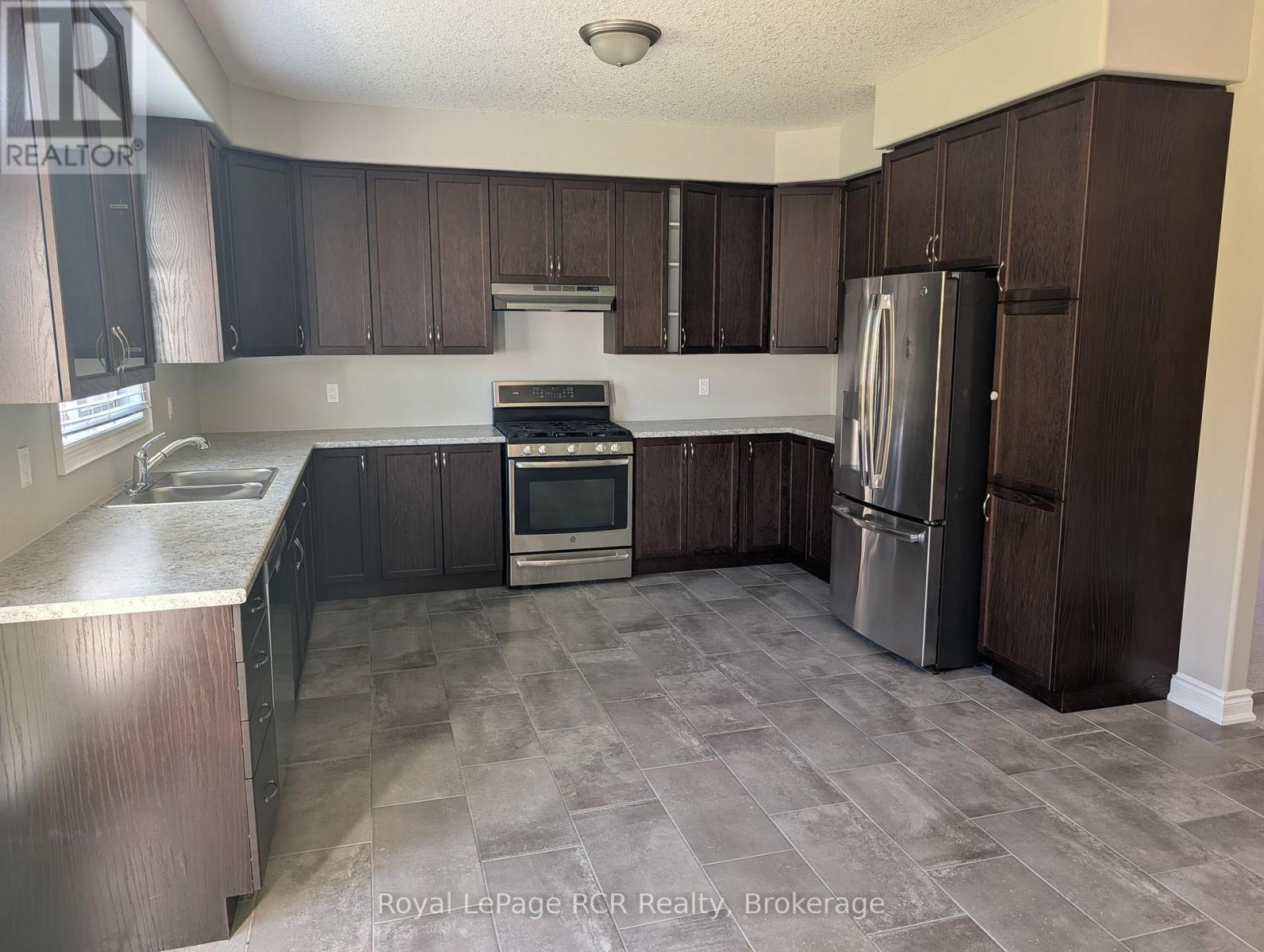 89 Lockerbie Crescent, Collingwood, Ontario L9Y 0H8 - Photo 4 - S13868686