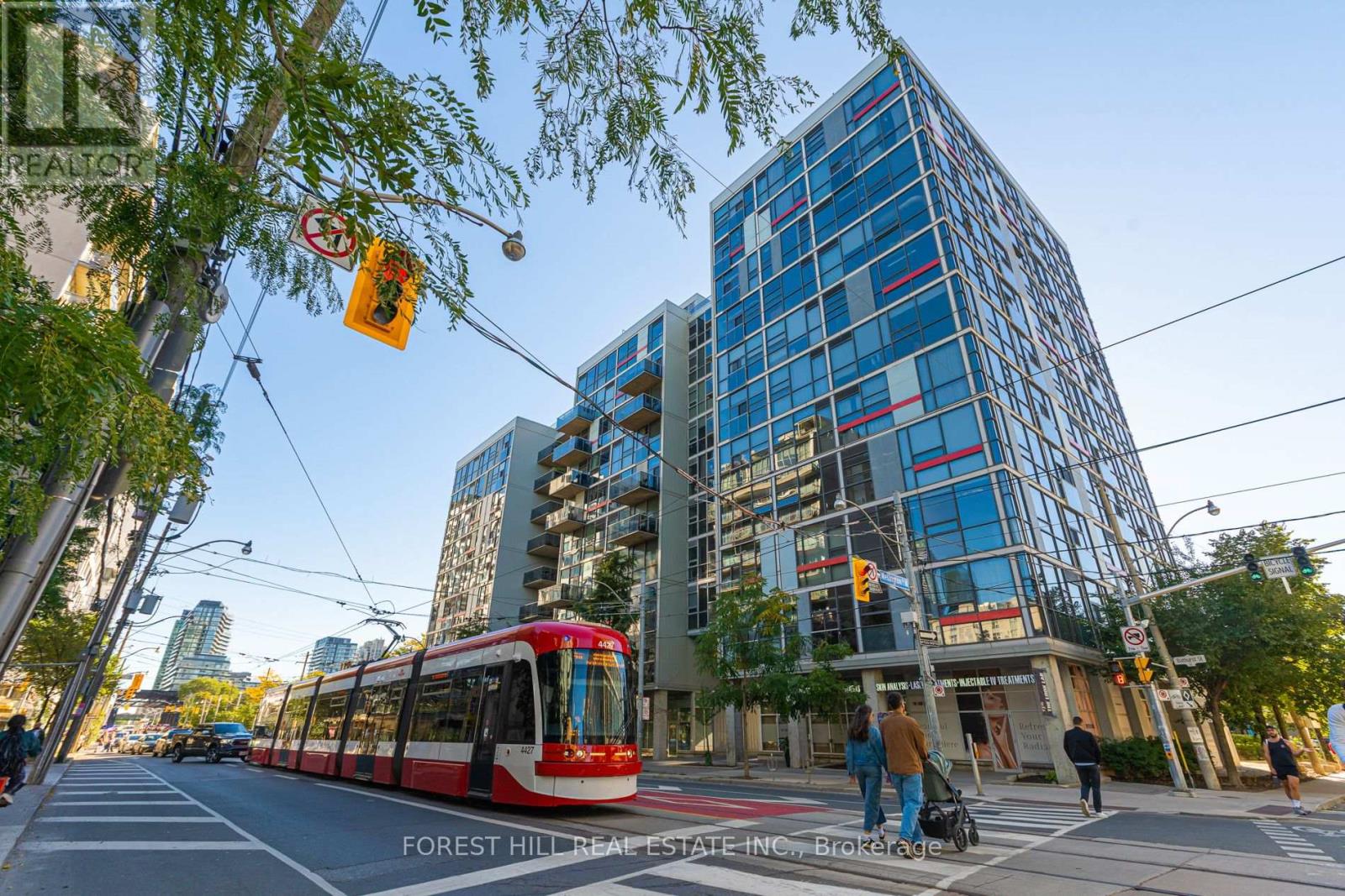 415 - 60 Bathurst Street, Toronto, Ontario  M5V 2P4 - Photo 1 - C13868740