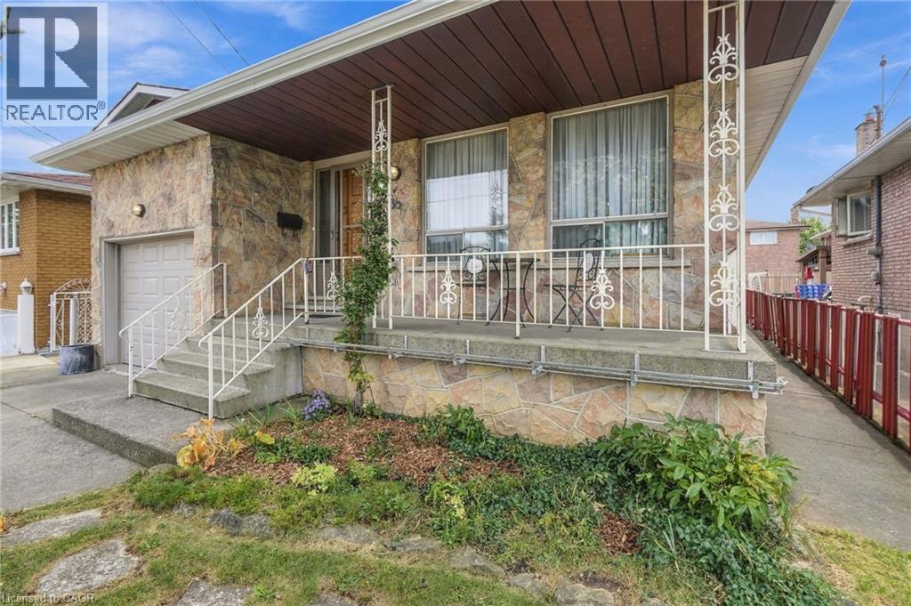 36 Algonquin Court, Hamilton, Ontario  L8T 4T3 - Photo 2 - 40868317