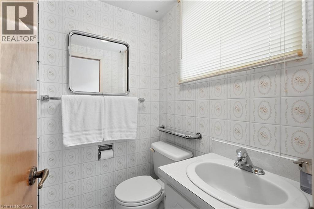 36 Algonquin Court, Hamilton, Ontario  L8T 4T3 - Photo 23 - 40868317
