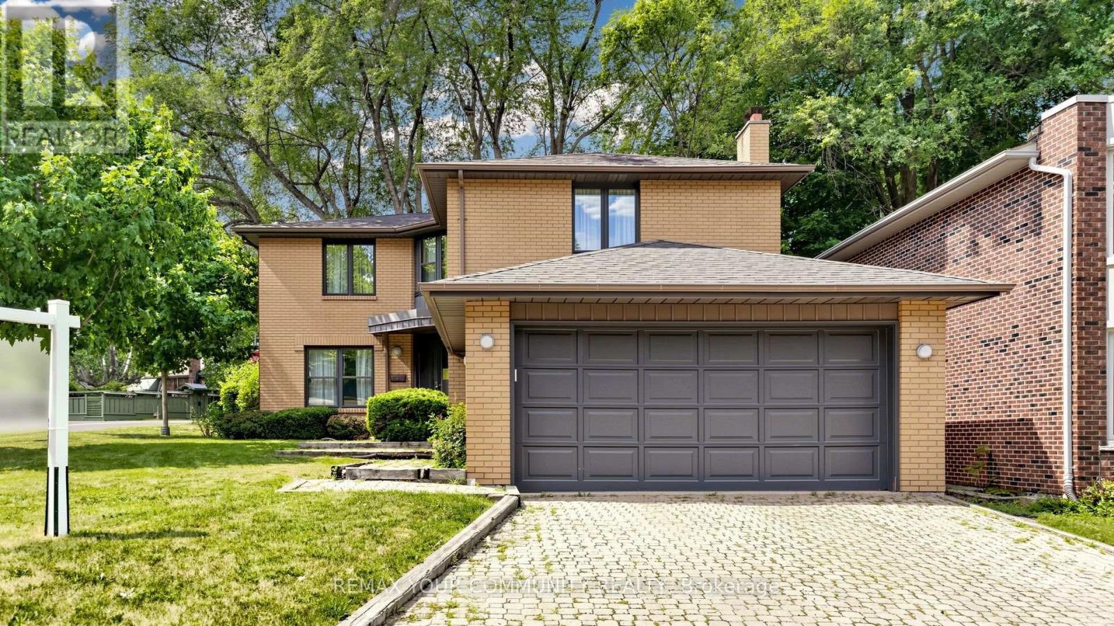 2 Trimontium Crescent, Toronto, Ontario  M4C 5N7 - Photo 1 - E13868744
