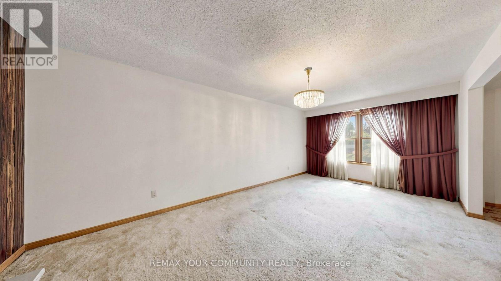 2 Trimontium Crescent, Toronto, Ontario  M4C 5N7 - Photo 17 - E13868744