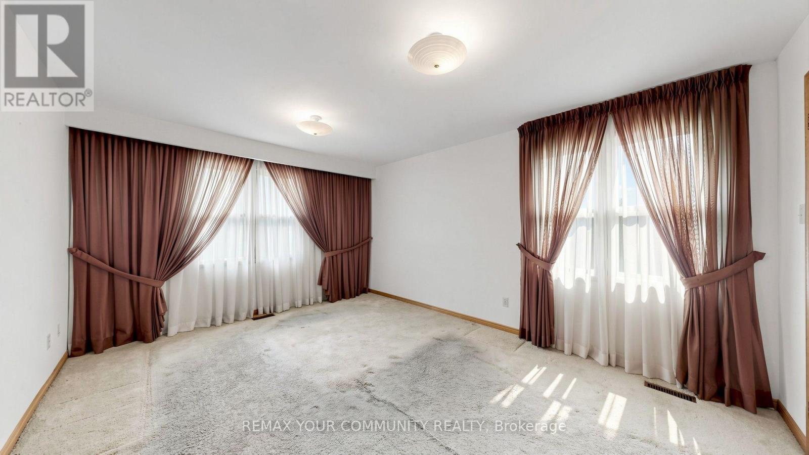 2 Trimontium Crescent, Toronto, Ontario  M4C 5N7 - Photo 25 - E13868744